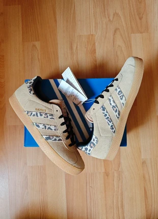 Adidas Gazelle size 38 2/3 animal print, brand: adidas, condizioni: Nuovo con cartellino, taglia: 38.5, €85.00, €89.95 include la Protezione acquisti