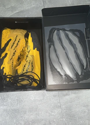 Puma x Porsche Design Sneakers noires & jaunes Taille 37.5, marque: Puma, état: Très bon état, 25,00 €, 26,95 € Protection acheteurs incluse