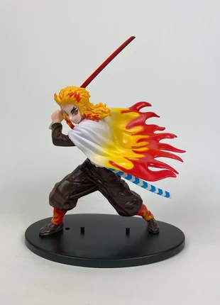Statuetta Demon Slayer Kyojuro Rengoku 15-20 cm action figure anime, brand: Demon Slayer, condizioni: Ottime, taglia: Taglia unica, €22.90, €24.75 include la Protezione acquisti