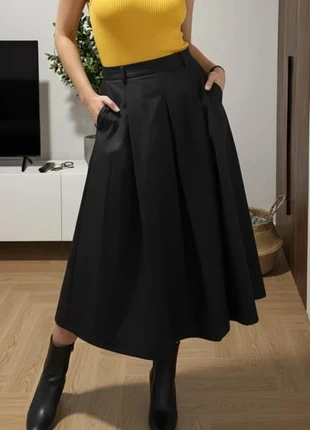 Jupe culotte noire élégante taille haute – S / 36 – Style minimal chic Taille S, marque: EternaWeave, état: Très bon état, taille: S / 36 / 8, 41,90 €, 44,70 € Protection acheteurs (Pro) incluse