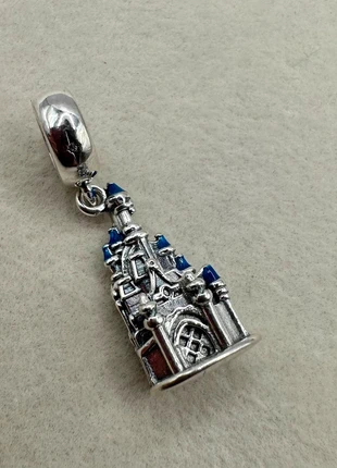 Disney Disneyland Dangle Charm, brand: Charm, condition: Very good, £6.00, £7.00 includes Buyer Protection