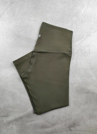 Legging de yoga align Lululemon vert kaki - Taille S femme, marque: Lululemon, état: Très bon état, taille: S / 36 / 8, 40,00 €, 42,70 € Protection acheteurs (Pro) incluse