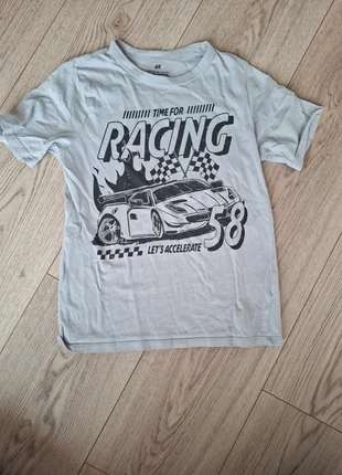 T-shirt racing, marke: H&M, zustand: Sehr gut, größe: 8 Jahre / 128, 2,00 €, 2,80 € inklusive Vinted-Käuferschutz