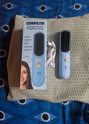 Brosse rechargeable chauffante céramique neuve, marke: Cosmopolitan, zustand: Neu, mit Etikett, 6,00 €, 7,00 € inklusive Vinted-Käuferschutz