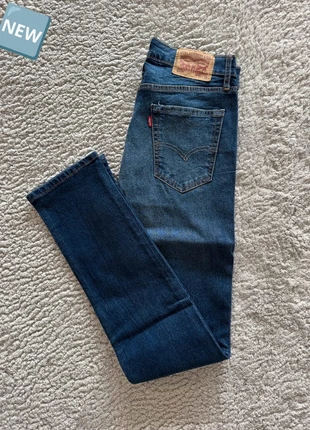 Jean Levi’s 511 Vintage 00s bleu marine - Skinny Fit - W32L32 (Taille comme W29L34), marque: Levi's, état: Très bon état, taille: W29 | FR 38, 29,90 €, 32,10 € Protection acheteurs (Pro) incluse