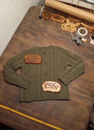 Fraai oud groen dames vest 100 % wol, merk: Hand Knitted, staat: Heel goed, maat: L / 40 / 12, € 45,00, € 47,95 inclusief Kopersbescherming Pro