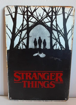 Targa in metallo vintage stranger things, brand: Stranger Things, condizioni: Ottime, €5.00, €5.95 include la Protezione acquisti