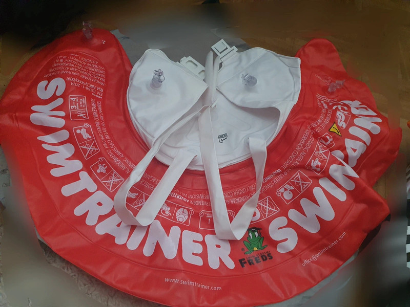 Koło do pływania z szelkami, asekuracja