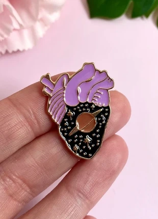 Pin's coeur anatomique céleste, brand: Accessoires, condition: New without tags, €2.50, €3.33 includes Buyer Protection