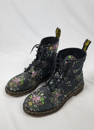 Bottes Dr. Martens Castel 1460 fleuries noires femme UK 6 EU 39 édition florale vintage, marca: Dr. Martens, estado: Muito bom, tamanho: 39, €67.00, €71.05 inclui Proteção do Comprador Pro
