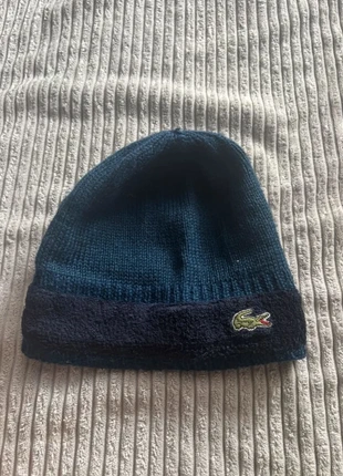 Bonnet Lacoste en très bon état, merk: Lacoste, staat: Heel goed, maat: Universele maat, € 20,00, € 21,70 inclusief Kopersbescherming