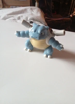 Figurine massive tortank pokémon, marke: Pokémon, zustand: Sehr gut, größe: Einheitsgröße, 3,90 €, 4,80 € inklusive Vinted-Käuferschutz