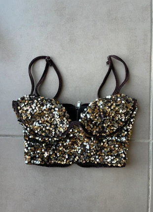 Haut à paillettes, marke: Bershka, zustand: Neu, größe: XS / 34 / 6, 6,00 €, 7,00 € inklusive Vinted-Käuferschutz
