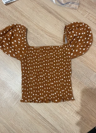 Haut à pois pull and bear, marca: Pull & Bear, estado: Muito bom, tamanho: S / 36 / 8, €3.00, €3.85 inclui Proteção do Comprador