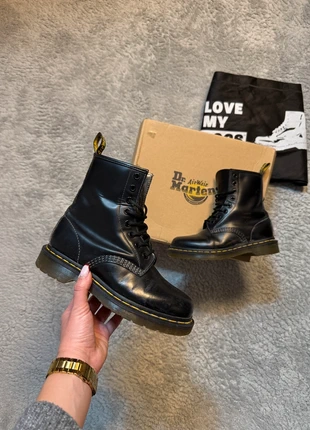 Chaussure basket bottine dr martens cuir noir taille 36 femme, marque: Dr. Martens, état: Bon état, taille: 36, 64,00 €, 67,90 € Protection acheteurs incluse