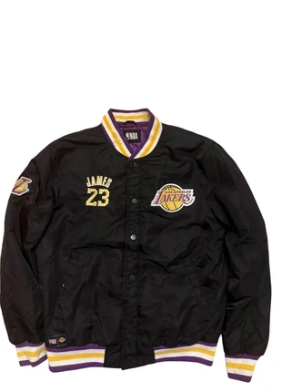 Veste NBA Los Angeles Lakers – LeBron James #23 – Taille S, marke: NBA, zustand: Sehr gut, größe: S, 20,00 €, 21,70 € inklusive Vinted-Käuferschutz