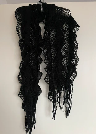 Écharpe brodée noire, état: Très bon état, 22,50 €, 24,33 € Protection acheteurs (Pro) incluse