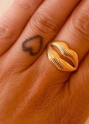 Bague tendance bouche ajustable doré acier inoxydable, brand: Tendance, condition: Very good, size: Adjustable, €8.00, €9.10 includes Buyer Protection Pro