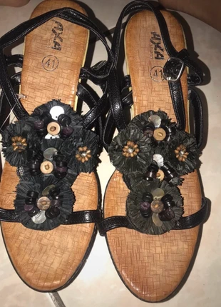 Sandali zeppe con fiori, marca: Axa, estado: Novo com etiquetas, tamanho: 41, €10.00, €11.20 inclui Proteção do Comprador