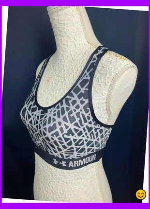 Brassière de sport Under Armour noir et grise Taille S, brand: Under Armour, condition: Very good, size: S, €11.00, €12.25 includes Buyer Protection