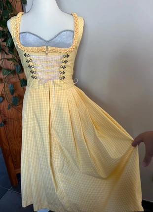 Robe dirndl jaune à carreaux et laçage Isar Trachten T36, brand: Isar Trachten, condizioni: Buone, taglia: S / IT 40 / EU 36, €10.00, €11.20 include la Protezione acquisti Pro