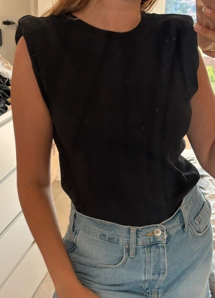 Haut noir Zara avec épaulettes, brand: Zara, condition: Very good, size: S / 36 / 8, €5.99, €6.99 includes Buyer Protection