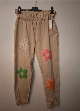 Calças Bege - Novas, marque: Local, état: Neuf avec étiquette, taille: Taille unique, 12,00 €, 13,30 € Protection acheteurs incluse