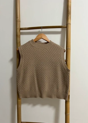 Chaleco de Punto Trenzado en Color Beige, staat: Heel goed, maat: S / 36 / 8, € 5,00, € 5,95 inclusief Kopersbescherming