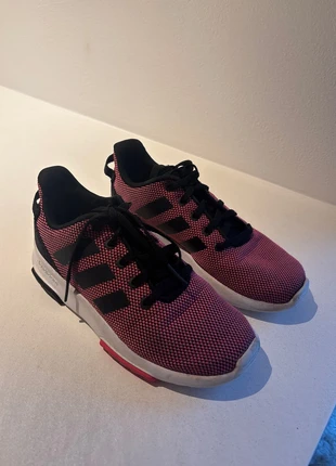 Sportschoenen, merk: adidas, staat: Heel goed, maat: 33, € 16,00, € 17,50 inclusief Kopersbescherming