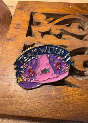 Pin’s Team Witch, marca: Witch, estado: Muito bom, €2.00, €2.80 inclui Proteção do Comprador Pro