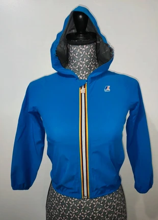 Manteau veste imperméable K-way Jourdain nylon dot bleu taille 6 ans unisexe 🔥, merk: K-Way, staat: Heel goed, maat: 6 jaar / 116 cm, € 65,00, € 68,95 inclusief Kopersbescherming Pro