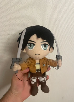 Peluche Eren Jaeger SNK, marke: Attack On Titan, zustand: Sehr gut, größe: Frühchen, bis 44, 11,50 €, 12,78 € inklusive Vinted-Käuferschutz