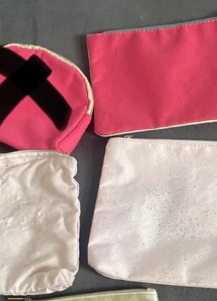 Lot de 3 pochettes, marca: Yves Rocher, estado: Novo com etiquetas, €9.00, €10.15 inclui Proteção do Comprador