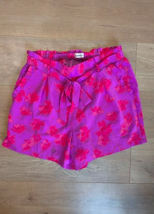 Short, marca: Boutique Parisienne, estado: Muito bom, tamanho: L / 40 / 12, €2.00, €2.80 inclui Proteção do Comprador