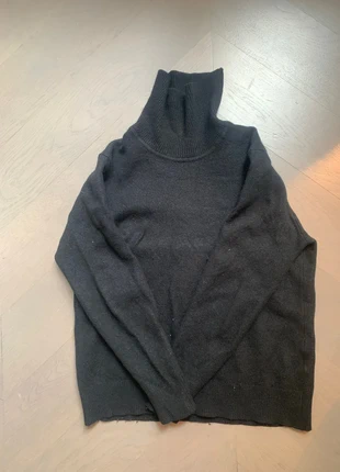 Pull col roulé Uniqlo Noir, marke: Uniqlo, zustand: Sehr gut, größe: XL, 8,00 €, 9,10 € inklusive Vinted-Käuferschutz