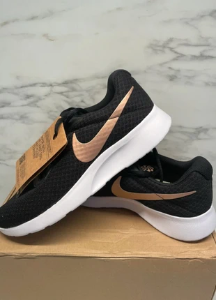Scarpe Nike, marque: Nike, état: Neuf avec étiquette, taille: 38, 40,00 €, 42,70 € Protection acheteurs incluse