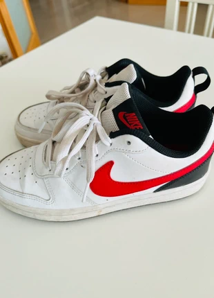 Nike Court Borough 2 - Black, Red & White, marque: Nike, état: Très bon état, taille: 37, 10,00 €, 11,20 € Protection acheteurs incluse