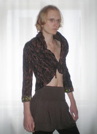 Vintage Italian crinkled dark brown blouse with gemstone details and ruched collar, marke: Vintage Dressing, zustand: Sehr gut, größe: S / 36 / 8, 25,00 €, 26,95 € inklusive Vinted-Käuferschutz