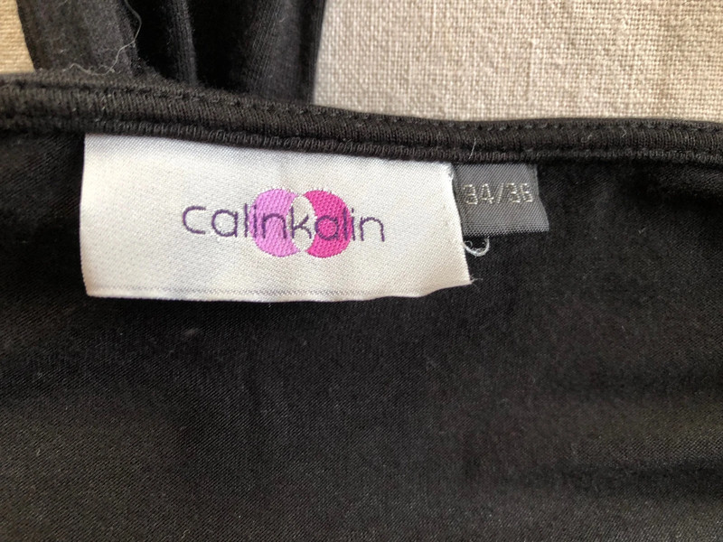 Petite robe noire maternité - photo numéro 4