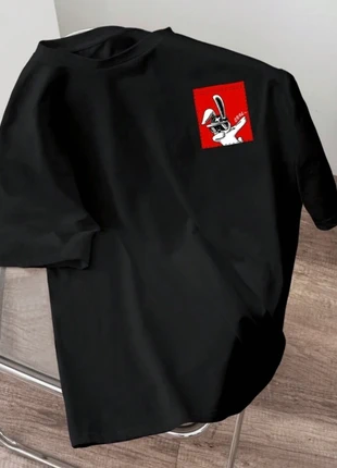 T-shirt noir avec imprimé “Cool Rabbit” à l’avant, merk: Vintage Dressing, staat: Nieuw zonder prijskaartje, maat: L, € 10,00, € 11,20 inclusief Kopersbescherming