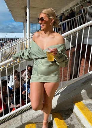 PLT Off Shoulder Dress, brand: PrettyLittleThing, condition: Very good, size: M / 38 / 10, €5.00, €5.95 includes Buyer Protection