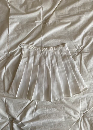 jupe plissée blanche, marque: Inconnu, état: Très bon état, taille: XS / 34 / 6, 5,00 €, 5,95 € Protection acheteurs incluse