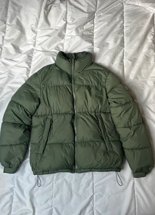 Doudoune Zara kaki pufferjacket, marque: Zara, état: Très bon état, taille: S, 23,00 €, 24,85 € Protection acheteurs incluse