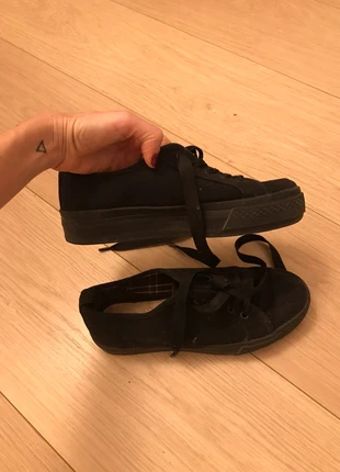 Baskets en toile noires, marque: lft, état: Bon état, taille: 37, 8,00 €, 9,10 € Protection acheteurs incluse