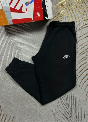 Jogging Nike noir logo brodé Nike blanc, brand: Nike, condition: Very good, size: S, €28.00, €30.10 includes Buyer Protection Pro