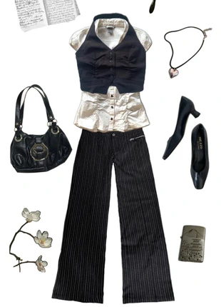 black halter vest top with buttons, marke: Shein, zustand: Sehr gut, größe: XS / 34 / 6, 8,49 €, 9,61 € inklusive Vinted-Käuferschutz