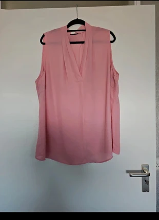 Mouwloze blouse, merk: Kiabi, staat: Heel goed, maat: 5XL / 50 / 22, € 3,95, € 4,85 inclusief Kopersbescherming