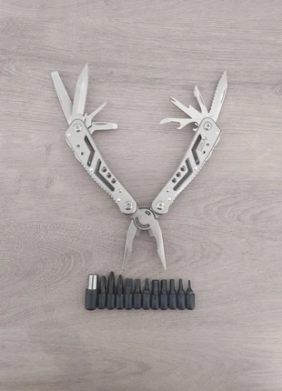 Outil Multifonction Pliable pour le Bricolage le Camping et les Réparations avec Sacoche, condition: Very good, €13.50, €14.88 includes Buyer Protection