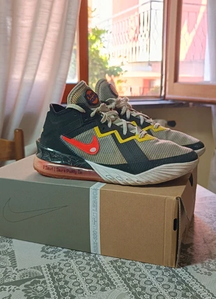 Nike LeBron XVIII Low Space Jam, marke: Nike, zustand: Sehr gut, größe: 43, 38,00 €, 40,60 € inklusive Vinted-Käuferschutz