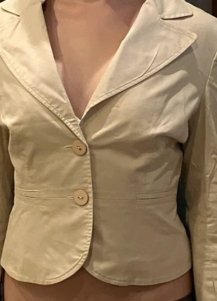 Beige cropped blazer, brand: Fórmula Joven, condition: Very good, size: M / UK 12-14, £8.00, £9.10 includes Buyer Protection